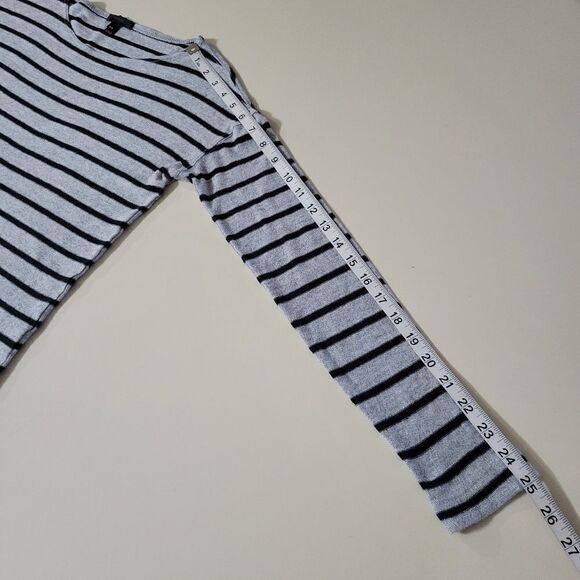 J.Crew Women's Roundneck Black Gray Stripe Long Sleeve Pullover Top - Picture 7 of 15